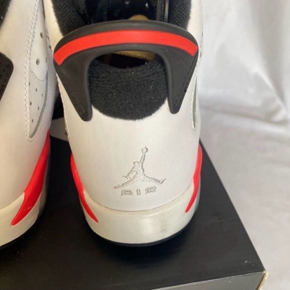 Air Jordan 6 - Picture 4 of 7